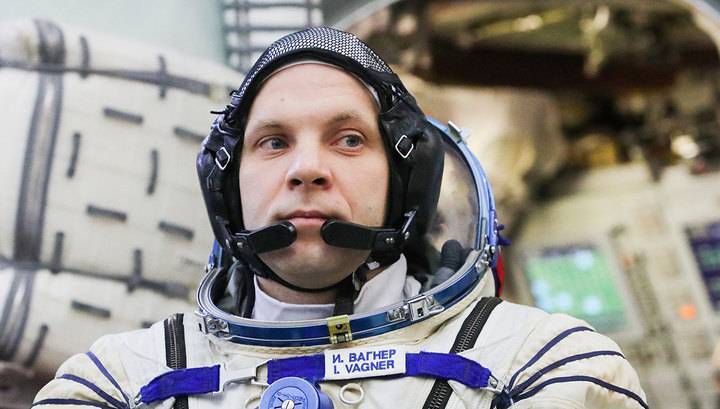 Иван Вагнер - Космонавт Иван Вагнер дал совет по самоизоляции - vesti.ru - Россия