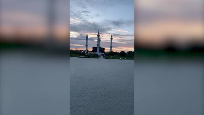 Рамзан Кадыров - Кадыров поздравил мусульман с наступлением Ураза-байрама - piter.tv - Россия - респ. Чечня