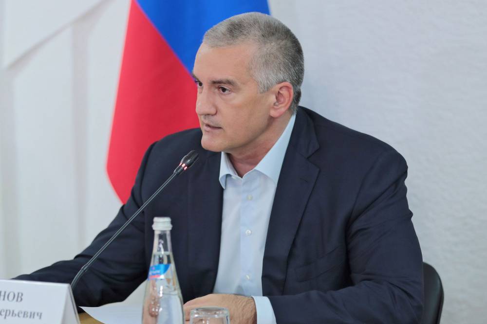 Сергей Аксенов - Глава Крыма заявил, что бесцельно приезжающих поместят в обсерваторы за свой счет - vm.ru - Крым