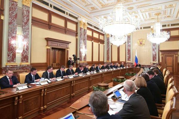 Владимир Путин - Михаил Мишустин - Правительство выделило 100 млрд рублей на поддержку регионов - trud.ru - Россия