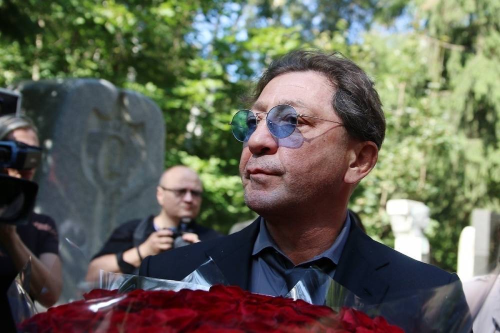 Сергей Шнуров - Иосиф Пригожин - Григорий Лепс - Лепс вспомнил о войне из-за споров о голодающих артистах - mk.ru - Москва