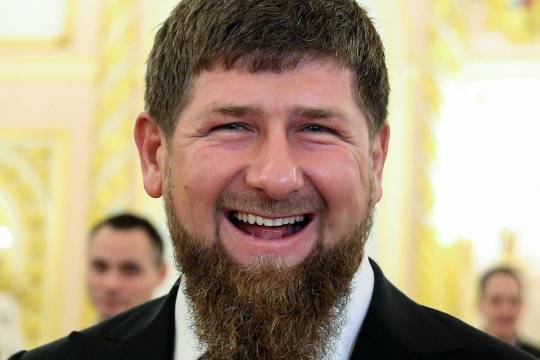 Рамзан Кадыров - Глава Чечни поздравил мусульман с праздником Ураза-байрам - versia.ru - респ. Чечня