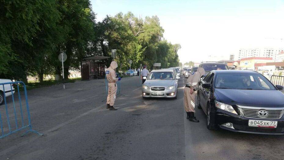 После жалоб на заторы на блокпостах Алматы увеличили количество полицейских - informburo.kz - Алма-Ата