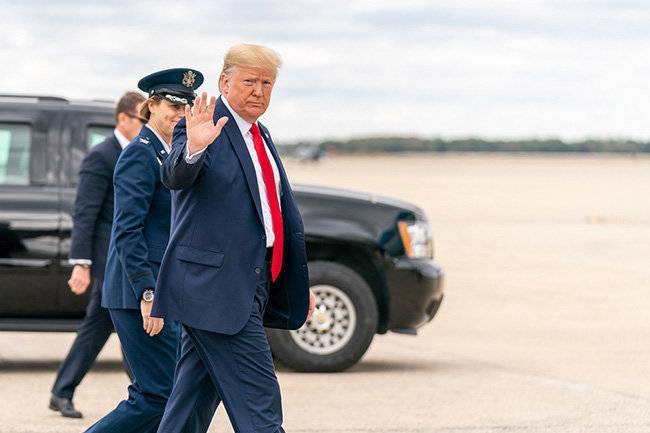 Дональд Трамп - Пандемия подождет: Трамп поехал играть в гольф в разгар коронавируса - infox.ru - США
