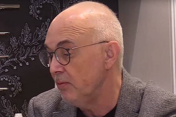 Алексей Яковлев - Профессор Яковлев раскритиковал разделение больниц на «ковидные» и «пневмонийные» - abnews.ru - Санкт-Петербург - Новости - Петербург