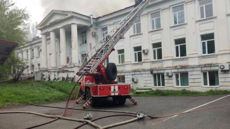 Олег Кожемяко - В Приморье загорелась больница - newizv.ru - Приморье край