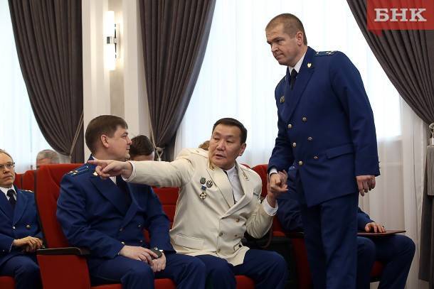 Прокуроры Коми раскрыли свои доходы - bnkomi.ru - респ. Коми - Santa Fe