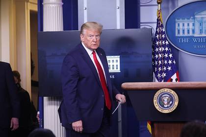 Дональд Трамп - Трамп закрыл въезд в США посещавшим Бразилию иностранцам - lenta.ru - США - Бразилия