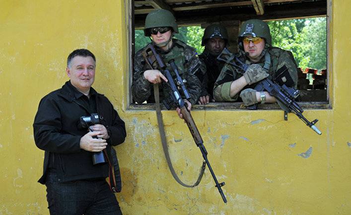 Арсений Яценюк - Економiчна правда (Украина): великая украинская стена Авакова - inosmi.ru - Россия - Украина
