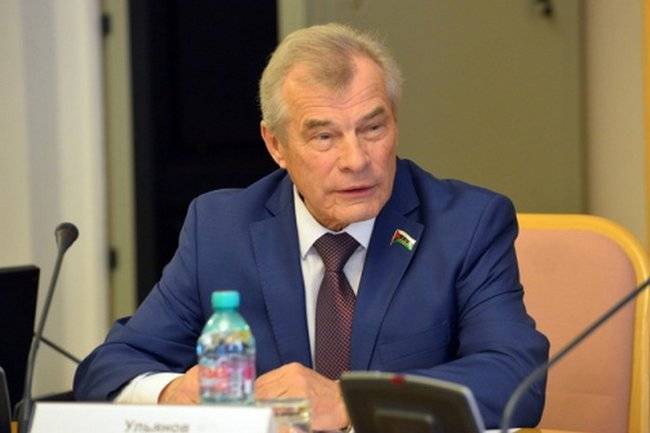 Владимир Ульянов - Депутат Владимир Ульянов: «Пусть на себя смотрят. Мы свои проблемы сами решим» - infox.ru - Тюмень - Тюменская обл.