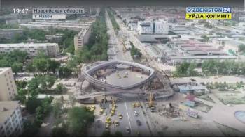 В Навои завершаются работы по возведению надземного мега-моста для пешеходов - podrobno.uz - Узбекистан - Ташкент