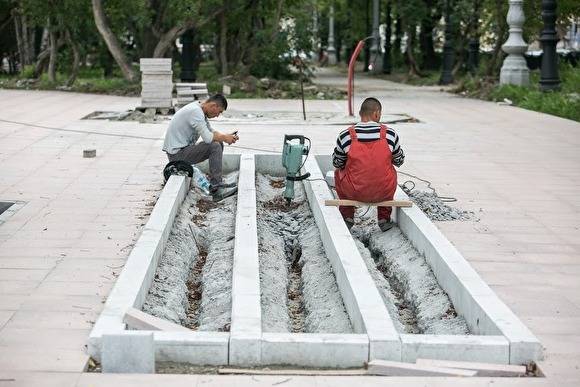 Татьяна Мерзлякова - Мерзлякова предложит ужесточить ответственность работодателей, привлекающих мигрантов - znak.com - Свердловская обл.