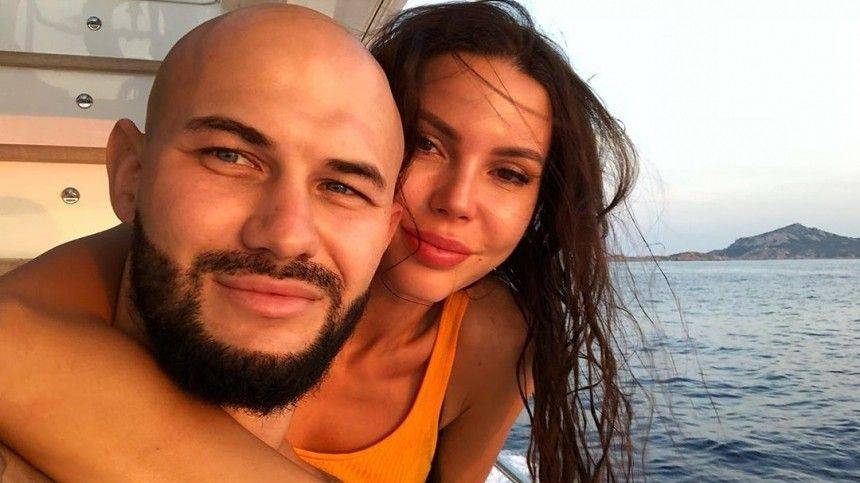 Оксана Самойлова - Счастливый Джиган поделился снимком с любимой Самойловой и сынишкой - 5-tv.ru