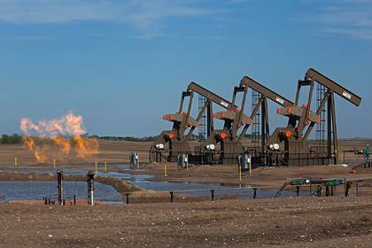 США оказались на пороге рекордного обрушения добычи нефти - lenta.ru - США