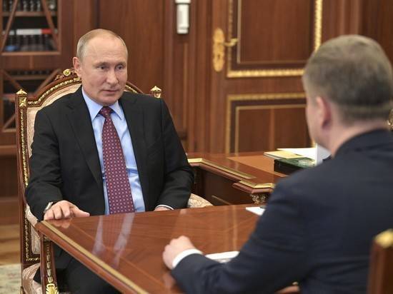 Владимир Путин - Михаил Мишустин - Юрий Трутнев - Владимир Путин вышел из самоизоляции - newsland.com - Москва - Россия