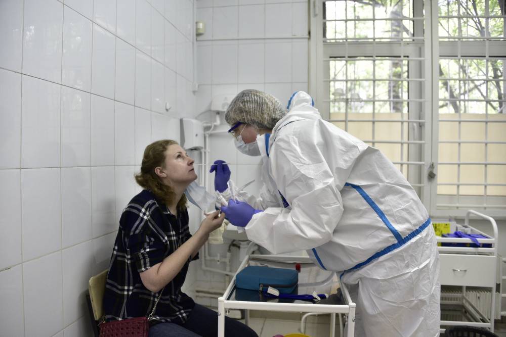 Опрос показал количество готовых привиться от коронавируса россиян - vm.ru - Россияне