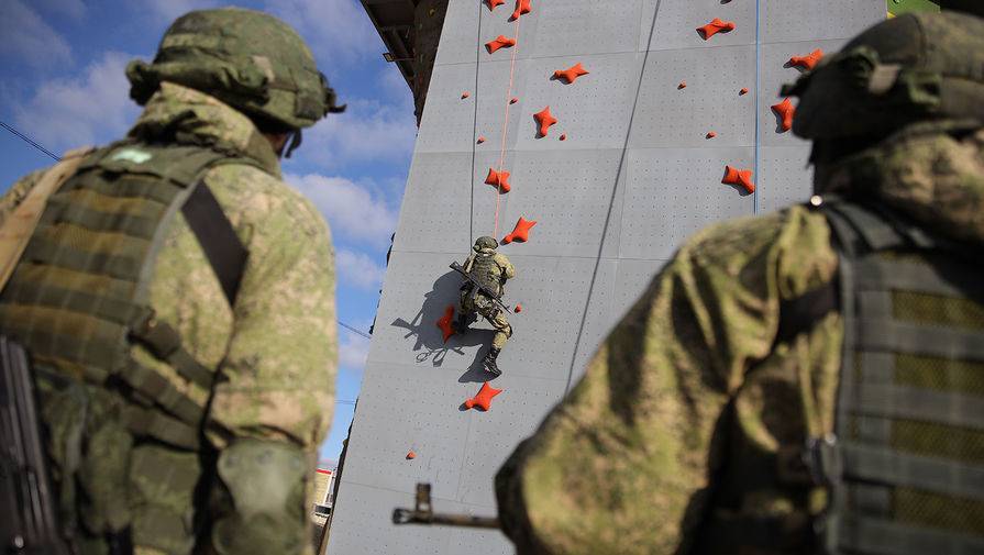 Коронавирус выявлен у 1522 российских военных - gazeta.ru - Россия - Ухань