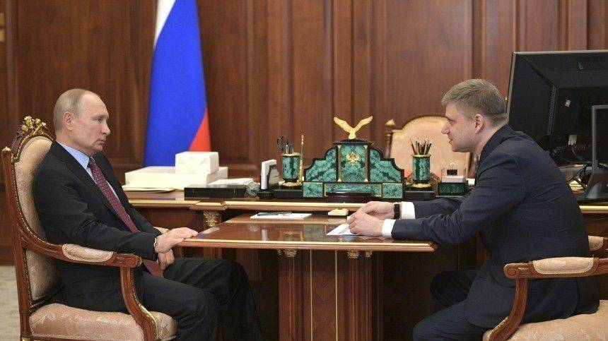 Владимир Путин - Олег Белозеров - Путин призвал РЖД минимально сокращать инвестиции в реальный сектор - 5-tv.ru - Москва - Воронеж