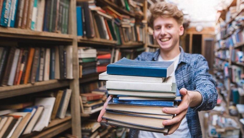 Рюмочная–читальня: как книжные магазины пытаются компенсировать убытки - dp.ru