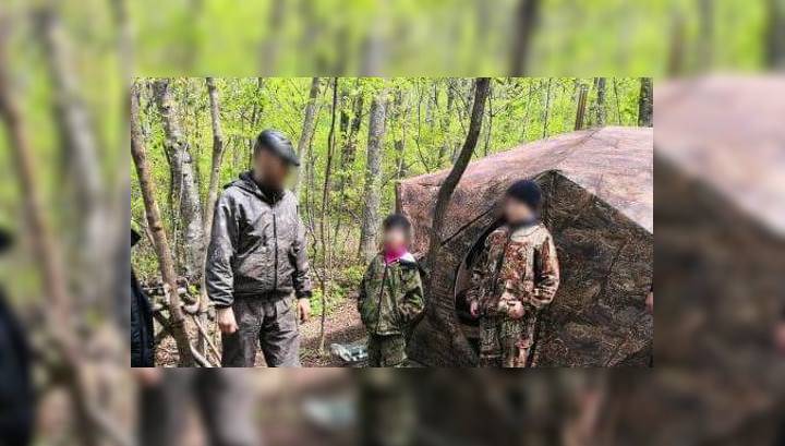 Приморская семья поселилась в тайге, чтобы спрятаться от коронавируса - vesti.ru - Приморье край
