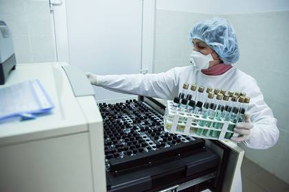 США построили на Украине восемь лабораторий с опасными инфекциями - lenta.ru - США - Украина - Львов - Украинск