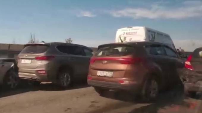 Питер Онлайн - Автомобилисты устроили "стихийную парковку" на КАД - piter.tv - Санкт-Петербург