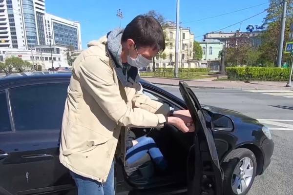 Полицейские Петербурга провели рейд против тонировки стекол - abnews.ru - Россия - Ленинградская обл. - Санкт-Петербург - Новости - Петербург