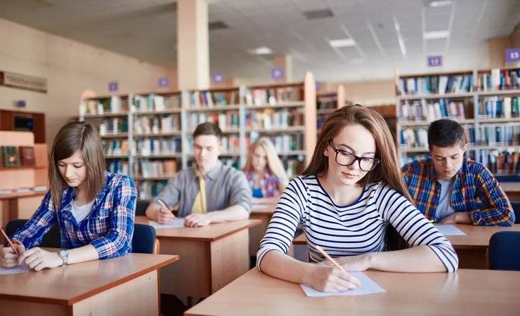 «У нас нет запасных детей»: педагог и мама выпускника об экзаменах в школах - gomel.today