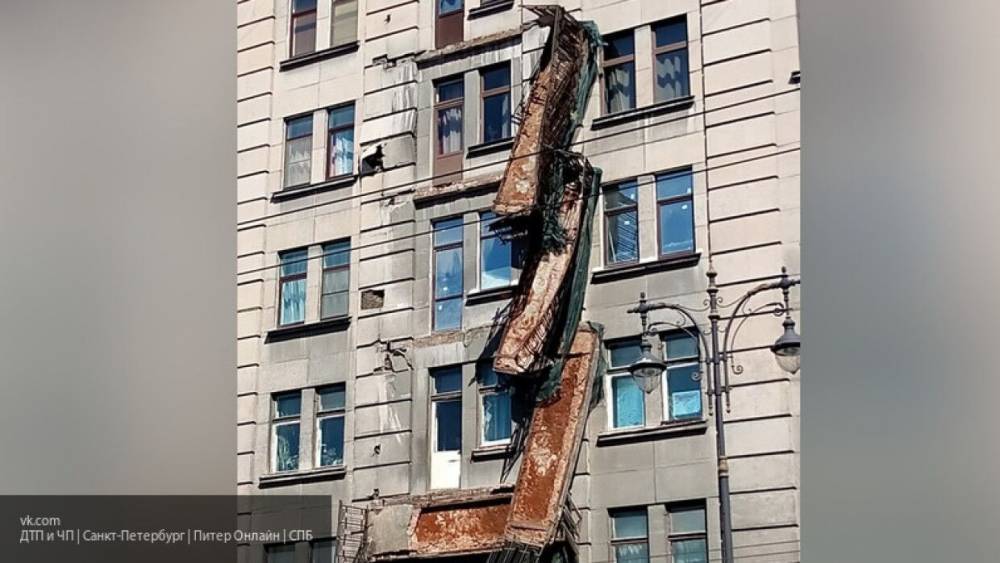 Владислава Грин - Несколько балконов рухнуло в доме на Кирочной улице в Петербурге - nation-news.ru - Санкт-Петербург