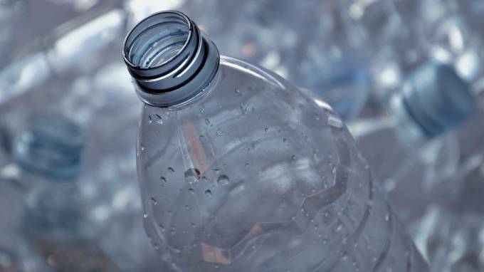 "Лента" в Петербурге передала на переработку миллион пластиковых бутылок - piter.tv - Санкт-Петербург