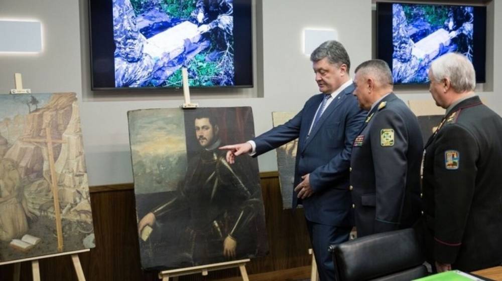 Владимир Зеленский - Петр Порошенко - Порошенко обвинили в контрабанде 42 картин из украинских музеев - riafan.ru - Украина - Киев