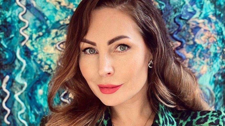 Наталья Бочкарева - Бочкарева в пляжном кимоно с глубоким декольте предалась мечтам о Мальдивах - 5-tv.ru - Мальдивы
