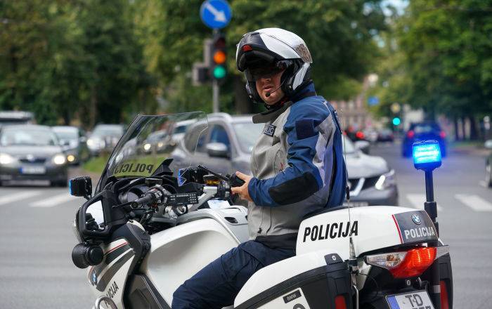 Пятьдесят евро за плевок и угрозу заразить: в Мадоне выписали штраф дебоширу - lv.sputniknews.ru - Рига - Латвия