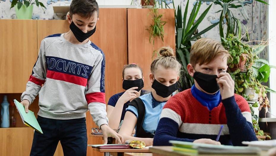 Александр Беглов - Ирина Потехина - Петербургские школьники получат продуктовые наборы до конца мая - dp.ru - Санкт-Петербург