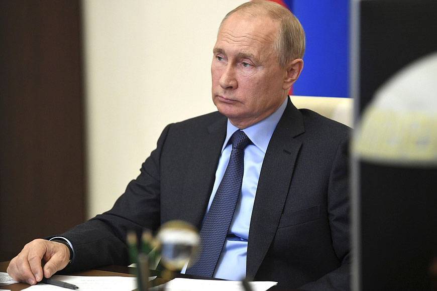 Владимир Путин - Дмитрий Песков - Путин примет решение по срокам парада Победы на основе данных по COVID-19 - vm.ru - Россия - Конституция