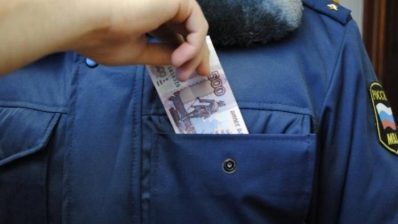 Опрос: водители почти перестали давать взятки инспекторам ГИБДД - newizv.ru - Приморье край