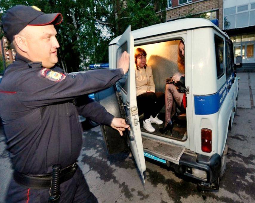 Полиция задержала нарушителя самоизоляции, бросив на улице его детей - newsland.com - Россия - Краснодарский край - район Крымский