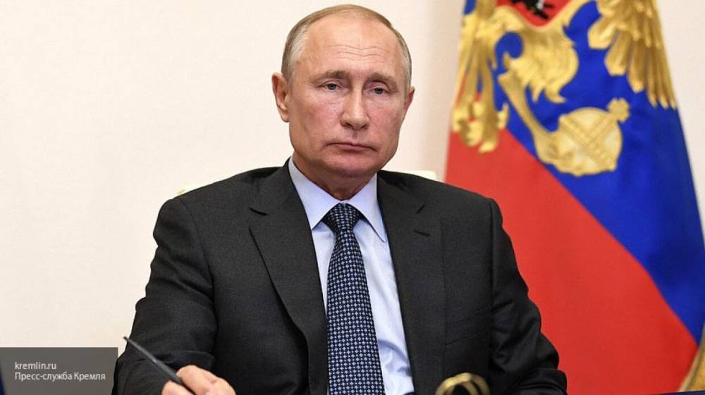 Владимир Путин - Евгений Зиничев - Вадим Наумов - Путин на совещании по паводкам и пожарам швырнул на стол ручку - nation-news.ru - Россия