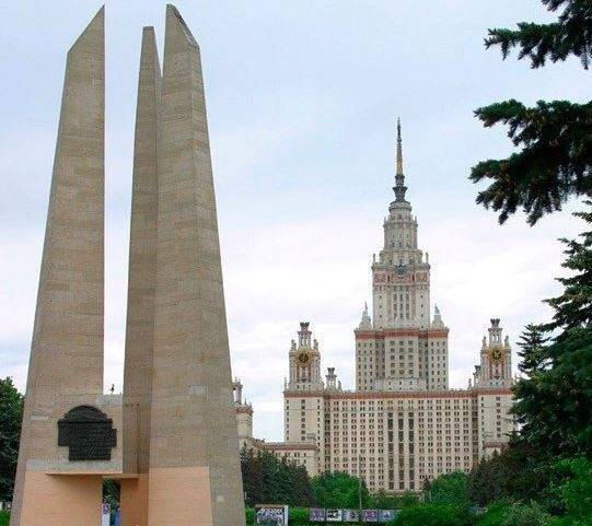 Юристы студентки МГУ, обвинившей преподавателя в домогательствах, требуют его увольнения - znak.com