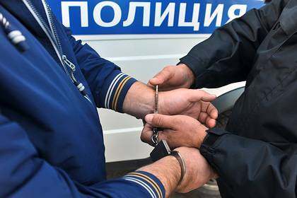 Россиянина задержали за нарушение самоизоляции и бросили на улице его детей - lenta.ru - Краснодарский край - район Крымский
