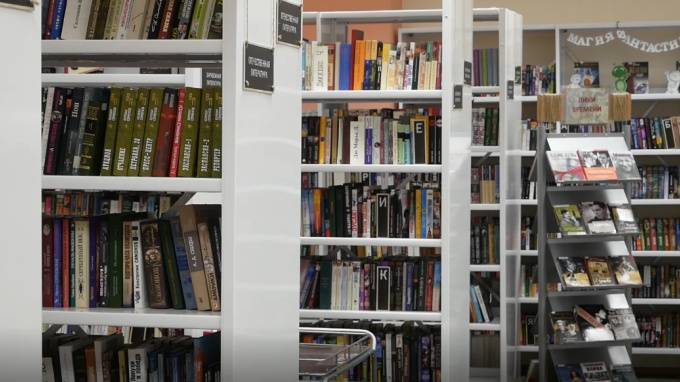 Библиотеки Фрунзенского района Петербурга введут карантин для книг - piter.tv - Санкт-Петербург - Испания