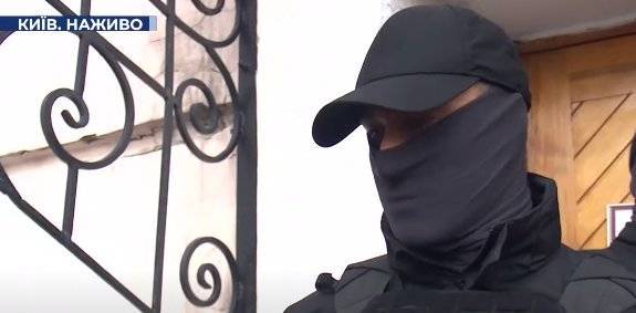 Иван Гончар - Работники ГБР отказались прокомментировать журналистам, какие следственные действия проходят в Музее им. Гончара - prm.ua