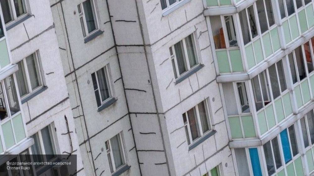 Дедушка случайно закрыл внуков в горящей квартире в Вологде - inforeactor.ru - Вологда