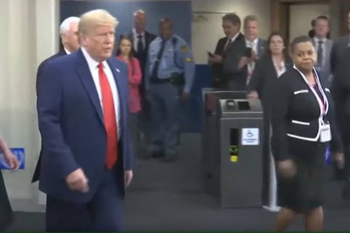 Дональд Трамп - Роберт Обрайен - Трамп пригрозил Пекину мощным ответом за действия против Гонконга - mk.ru - Китай - США - Вашингтон - Гонконг - Гонконг - Пекин