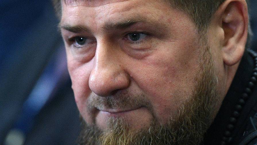 Рамзан Кадыров - Кадыров призвал забыть об отпуске всех помогающих в борьбе с COVID-19 служащих - gazeta.ru - Россия - респ. Чечня