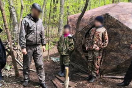 Спрятавший троих детей в лесу от коронавируса россиянин объяснился - lenta.ru - Приморье край