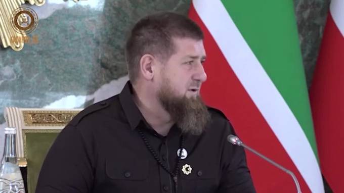 Рамзан Кадыров - Кадыров призвал медиков и силовиков забыть об отпуске и отдыхе - piter.tv - Россия - респ. Чечня