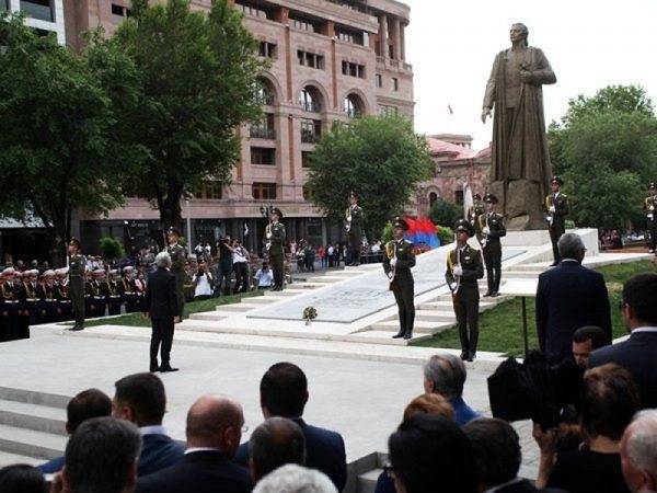 Экс-сенатор: нельзя фашистским «героям» как Нжде ставить памятники - aze.az - Москва - Россия - Армения