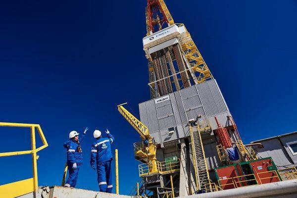 Россия может поддержать максимальное сокращение добычи нефти до осени - eadaily.com - Россия - Саудовская Аравия - Эмираты - Кувейт