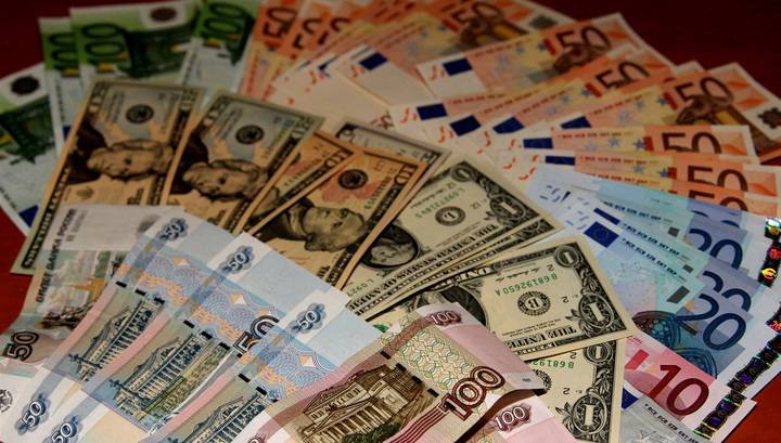 Валютные вклады сокращаются четвертый месяц подряд - vesti.ru - Россия
